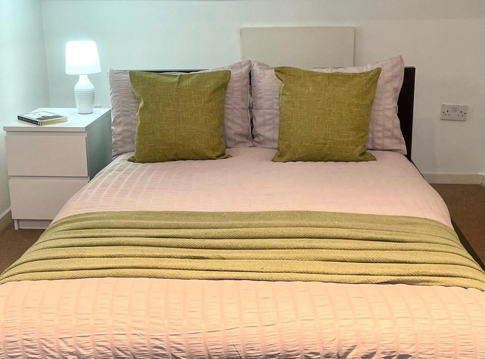 A Fantastic One Double Bedroom Flat London Exterior photo